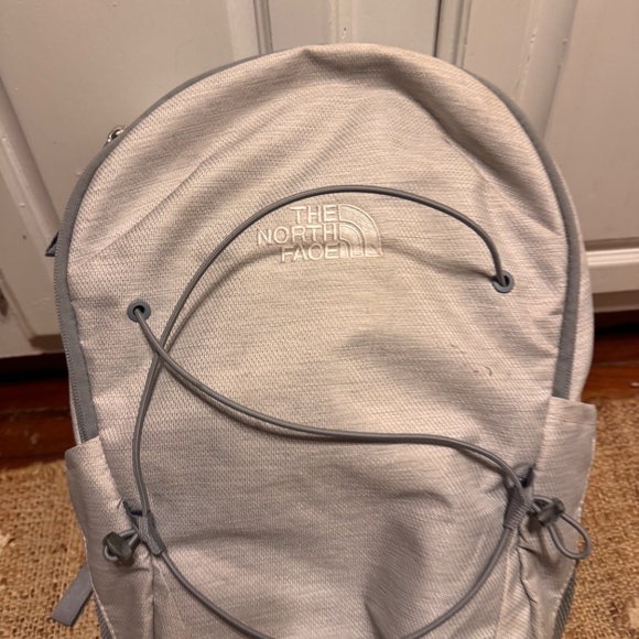 The north face jester backpack light gray 27.5 litres main image 4